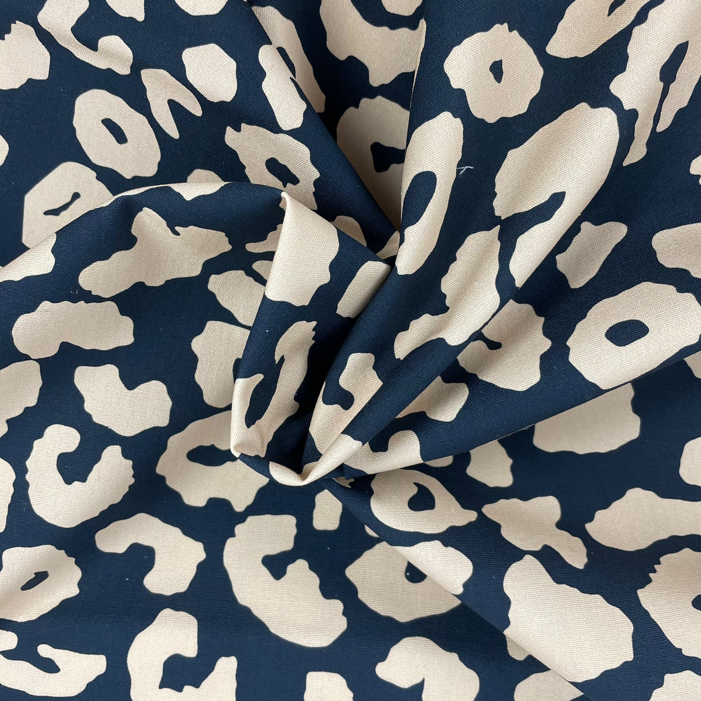 Toile tissée léopard