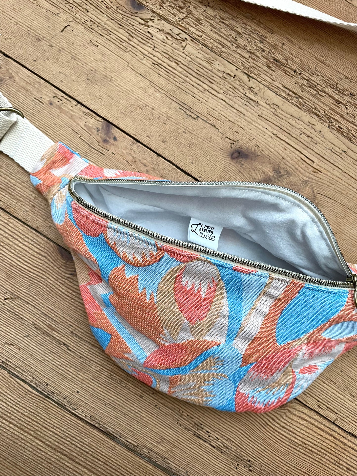 Banane fleurs orange