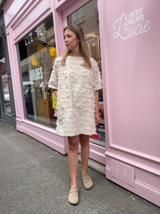 La robe Mirri Fibremood : l’élégance structurée pour cet été